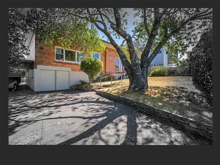 318 Upper York Street