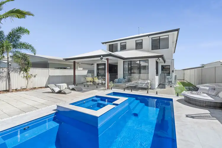 8 Mosman Court