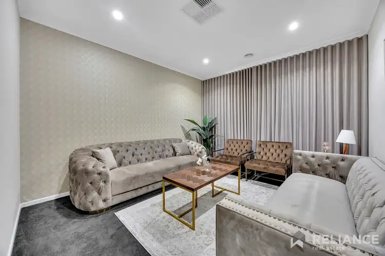 72 Voyager Boulevard