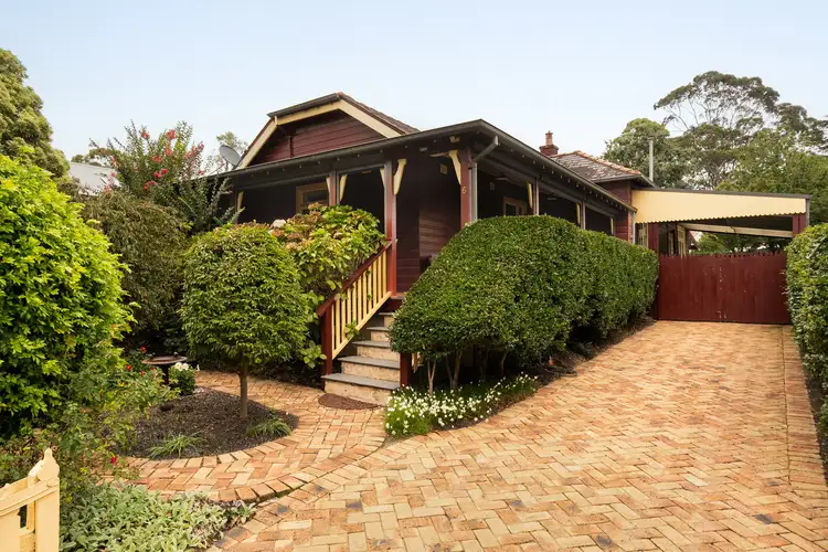 6 Oaklands Road