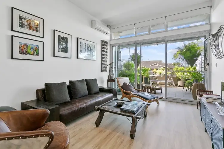 2/299 Condamine Street