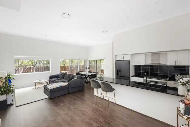 18 Durack Crest