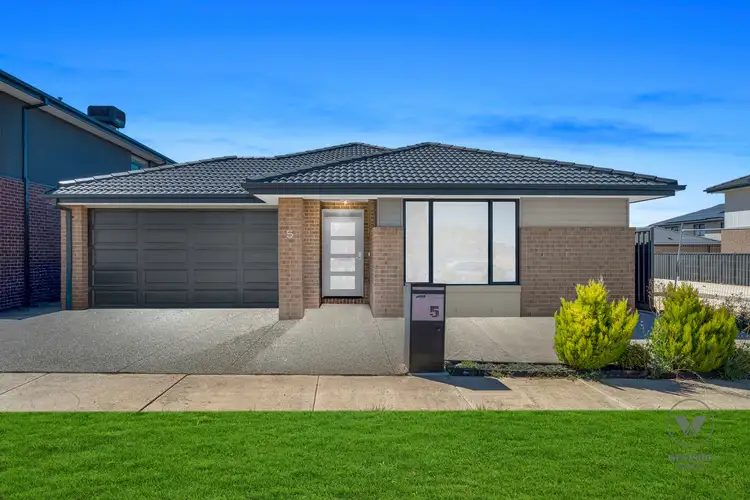 5 Yellowstone Drive