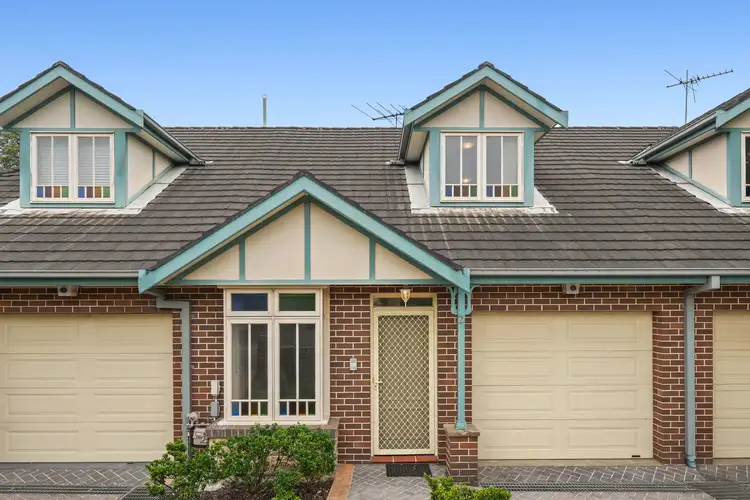 2/11 Trelawney Street