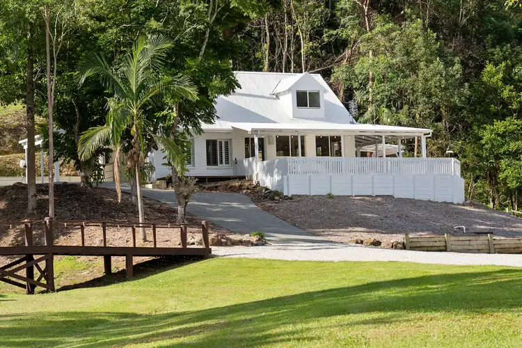 5 Brady Place