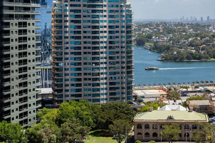 2002/96-118 Gloucester Street