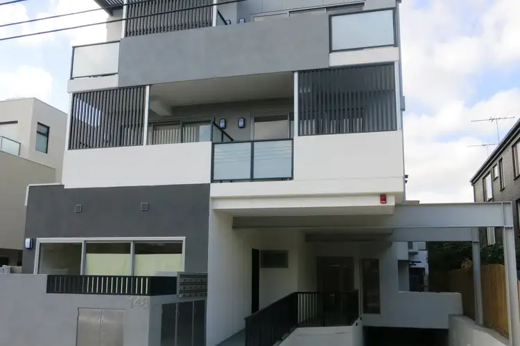 G03/148 Brunswick Road