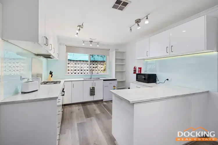 Room  3/80 Hinkler Road East