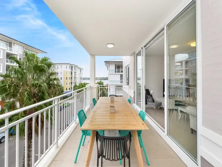 303/3 Palm Avenue