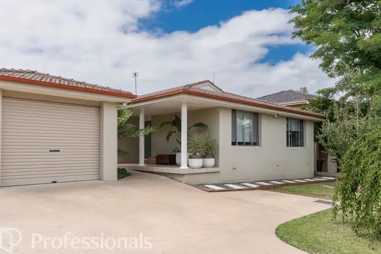 25 Burreburry Crescent