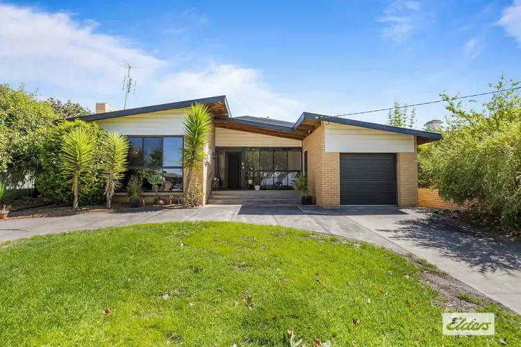 48 Barkly Street West