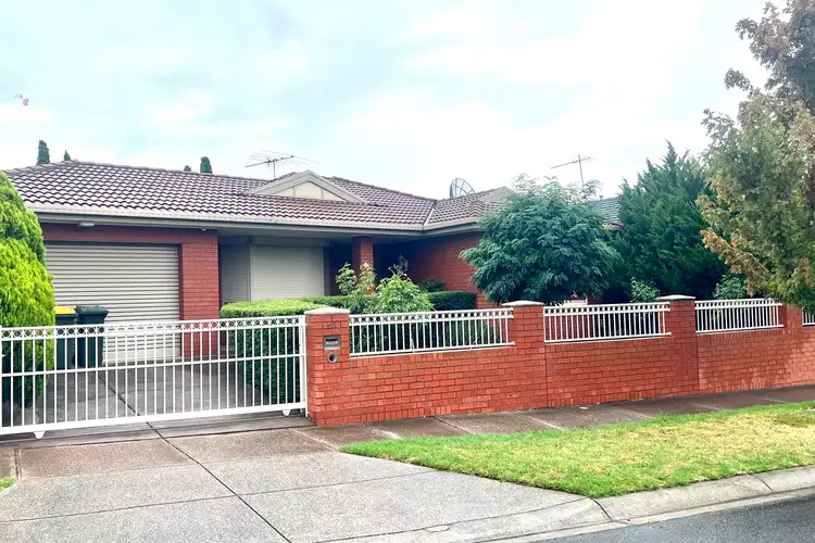 50 Moonstone Circuit