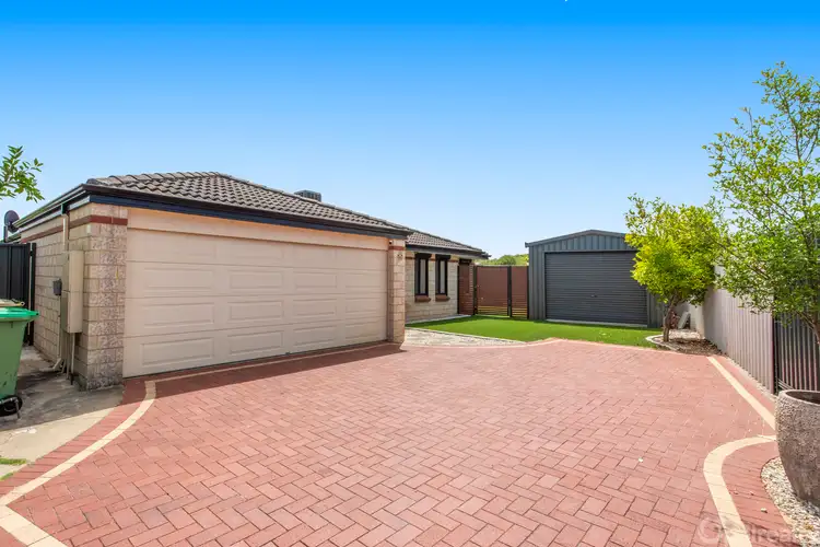 23 Pastrana Crescent