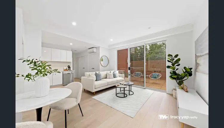 2/18 Carlingford Road