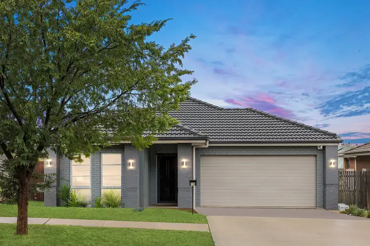 10 Isabel Flick Street