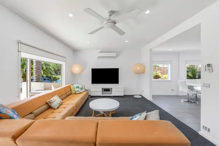 1/4 Noble Street