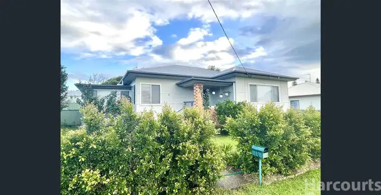 4 Waugh Street