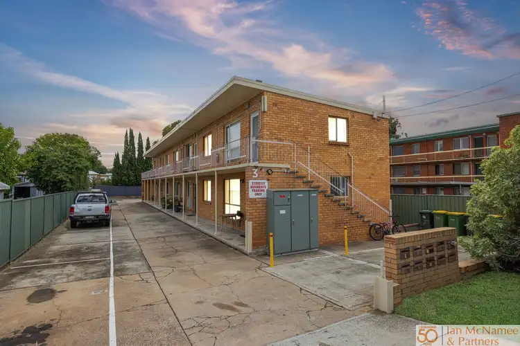 4/3 Charles Street