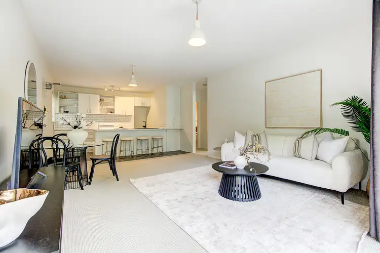 10/16 Avenue Road