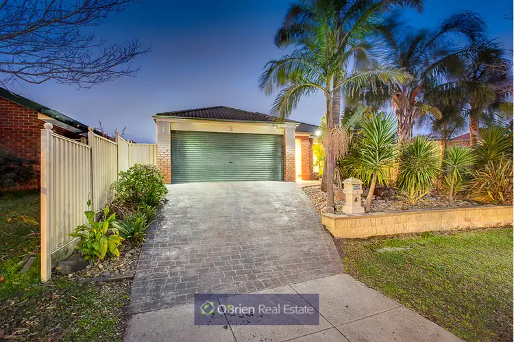 3 May Gibbs Crescent, Lynbrook VIC 3975