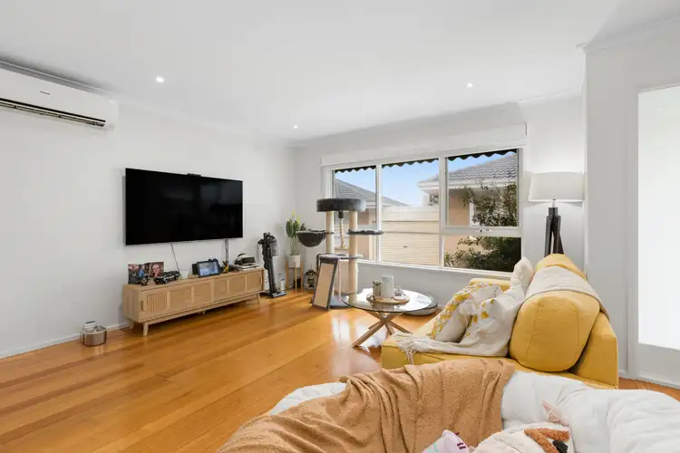 1/372 Station Street