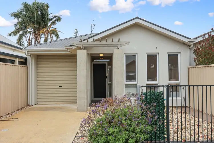 18 Sturt Street
