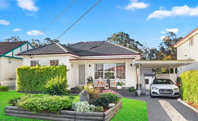 33 Ian Crescent