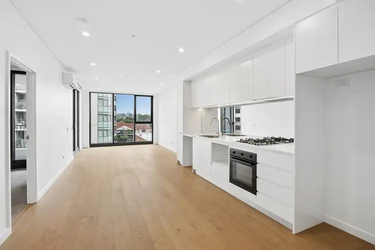 304/19 Meredith Street