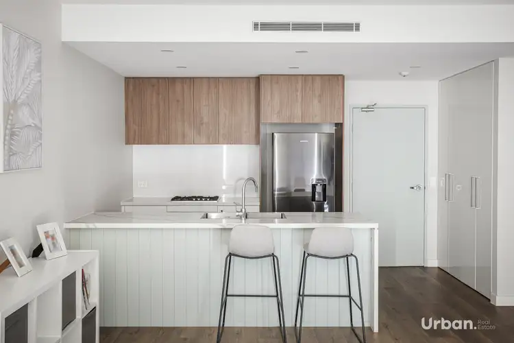 210/8 Isla Street