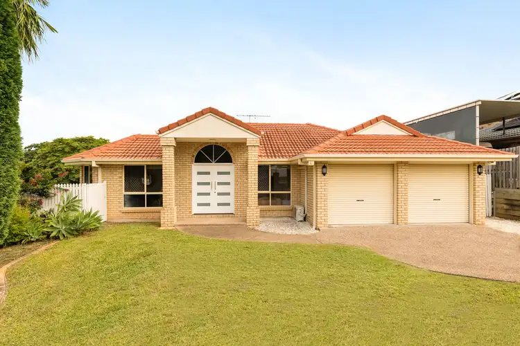 6 Oak Place