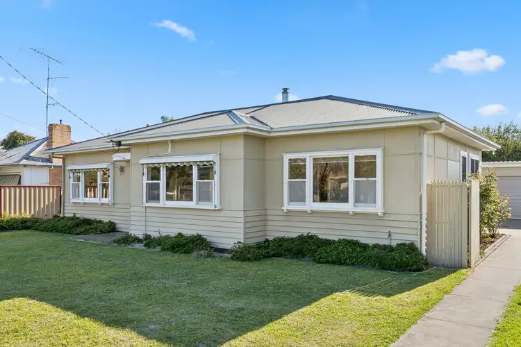 7 White Avenue