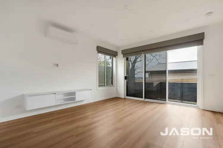 1/12 Esmale Street