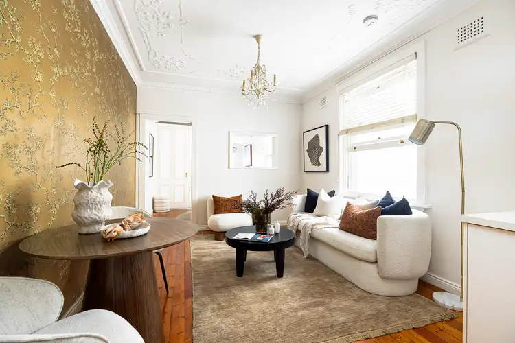 12/18 Royston Street