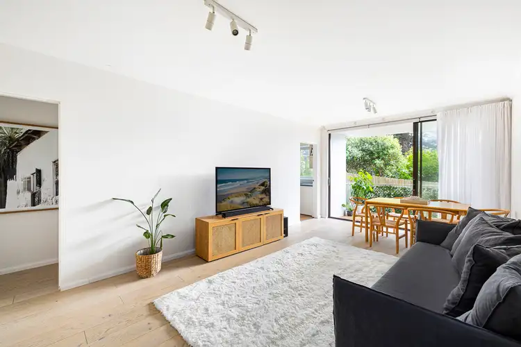 2/62 Carrington Parade