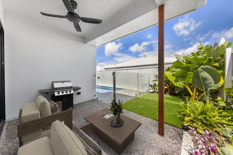 52 Conway Crescent