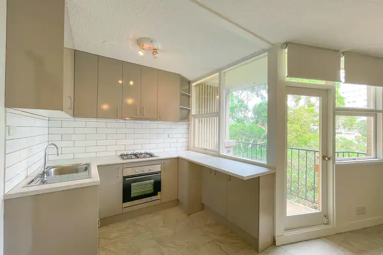 913/22 Doris Street