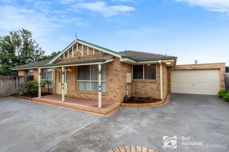 2/6 Lawson Close