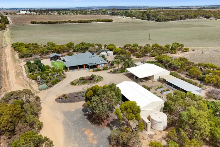 42 Dean Jaensch Road