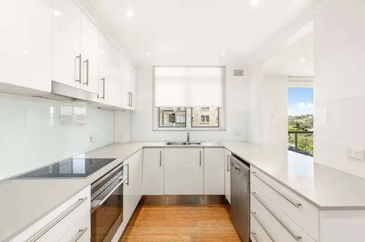 29/20 Warwick Avenue