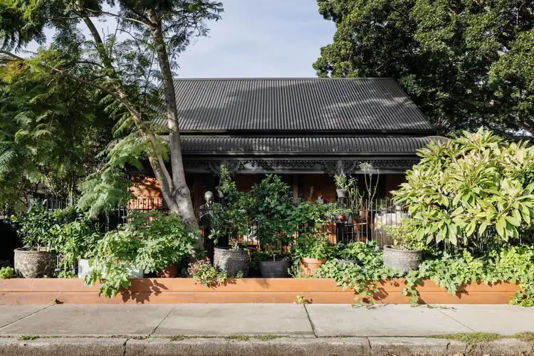 12 Fitzroy Street