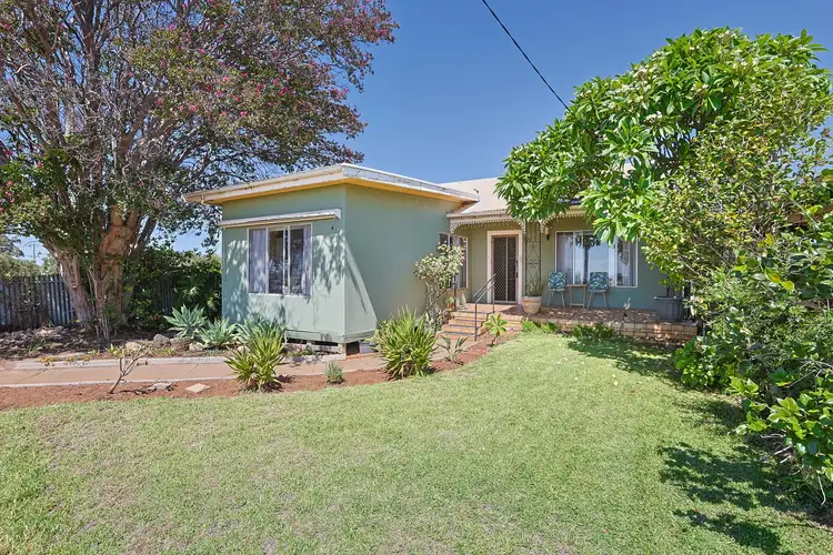 86 Sunnycliffs Crescent