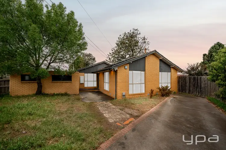 8 Aloma Avenue