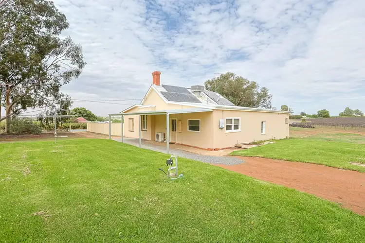 4 Koorlong Avenue