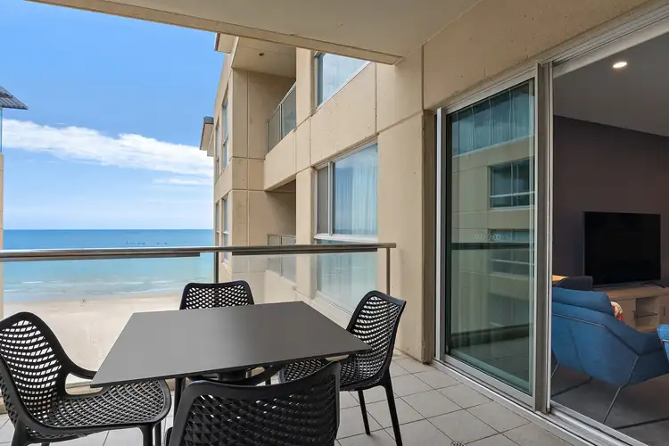 607/16 Holdfast Promenade
