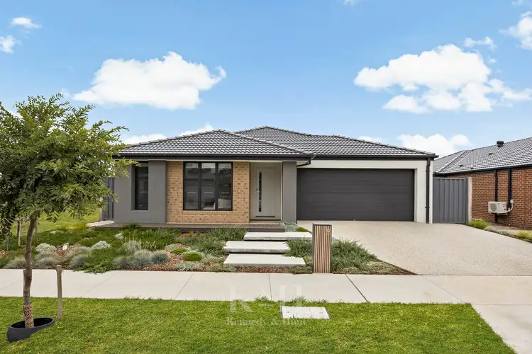 8 Angus Way