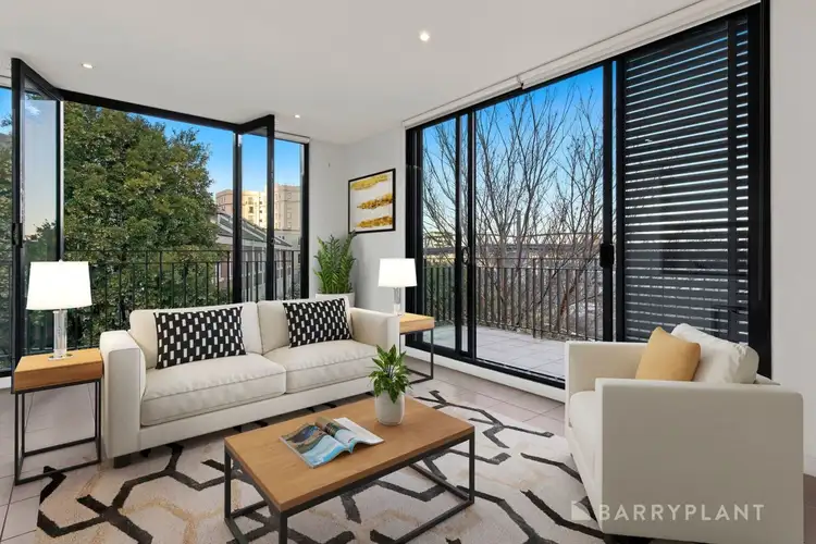211/33 Cliveden Close