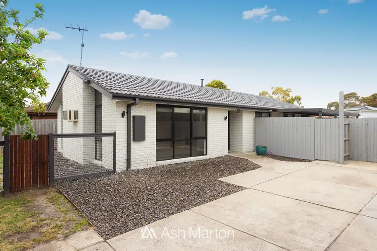 50 Lyrebird Drive