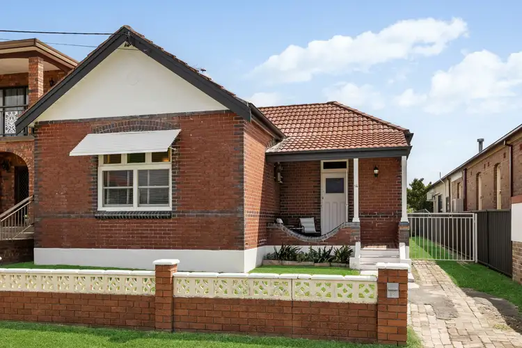 14 Bruce Street