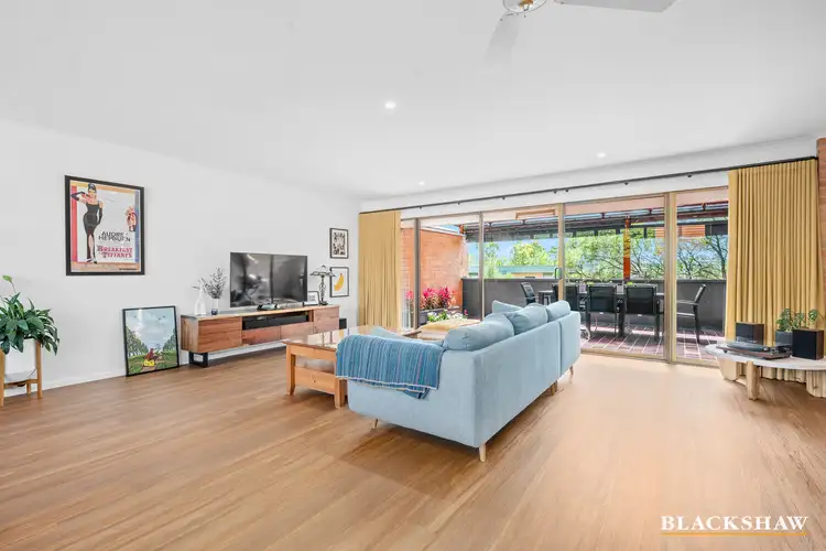 4/8 Longerenong Street