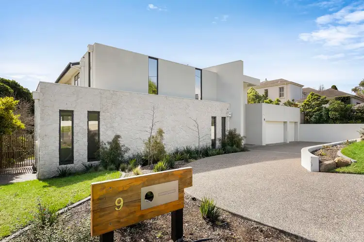 9 Woodland   Avenue